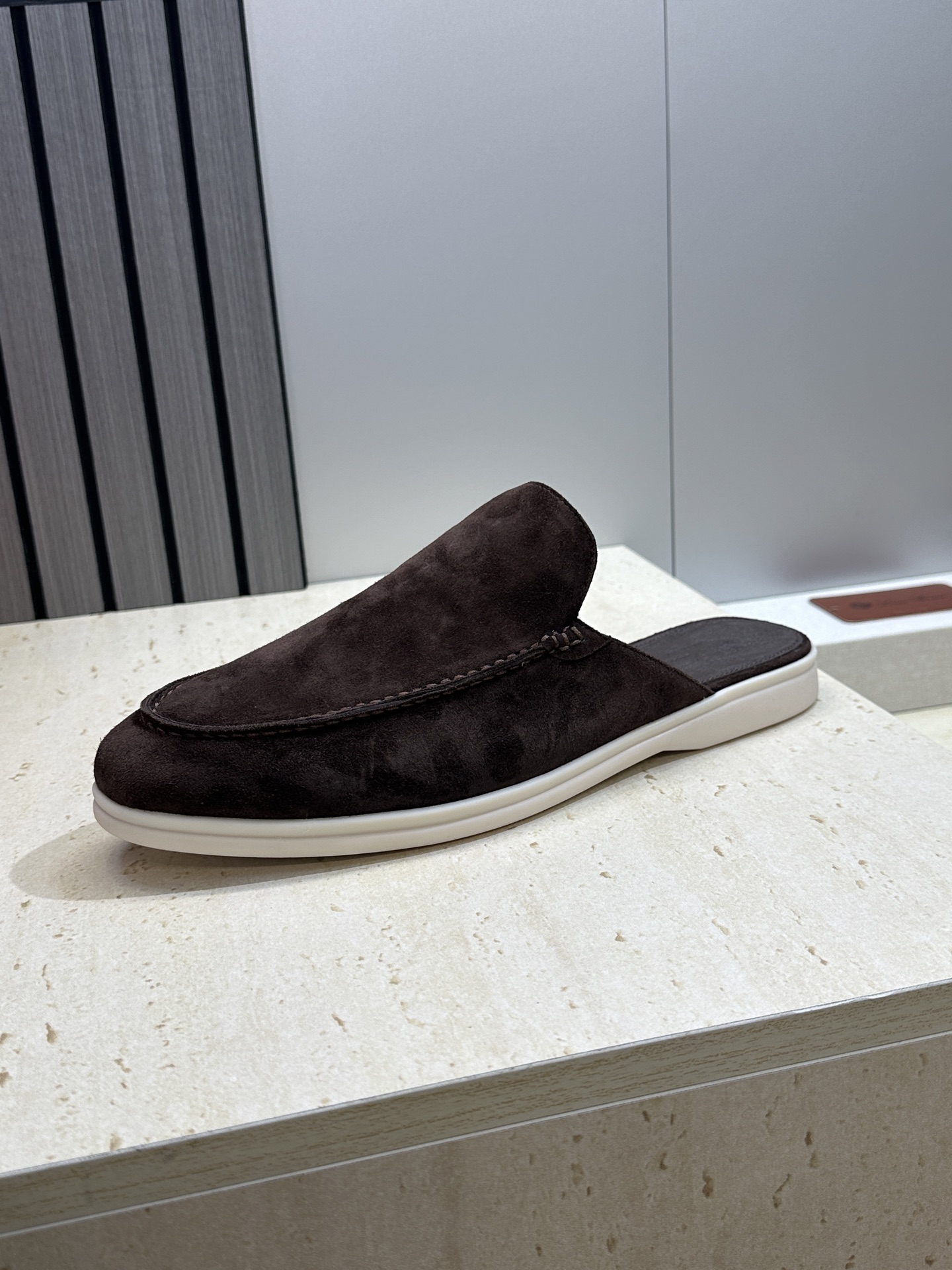 (配全套飞机盒)LORO PIANA 诺悠.翩雅 经典春夏果冻色平底穆勒凉拖男鞋 LP字母logo糖果色