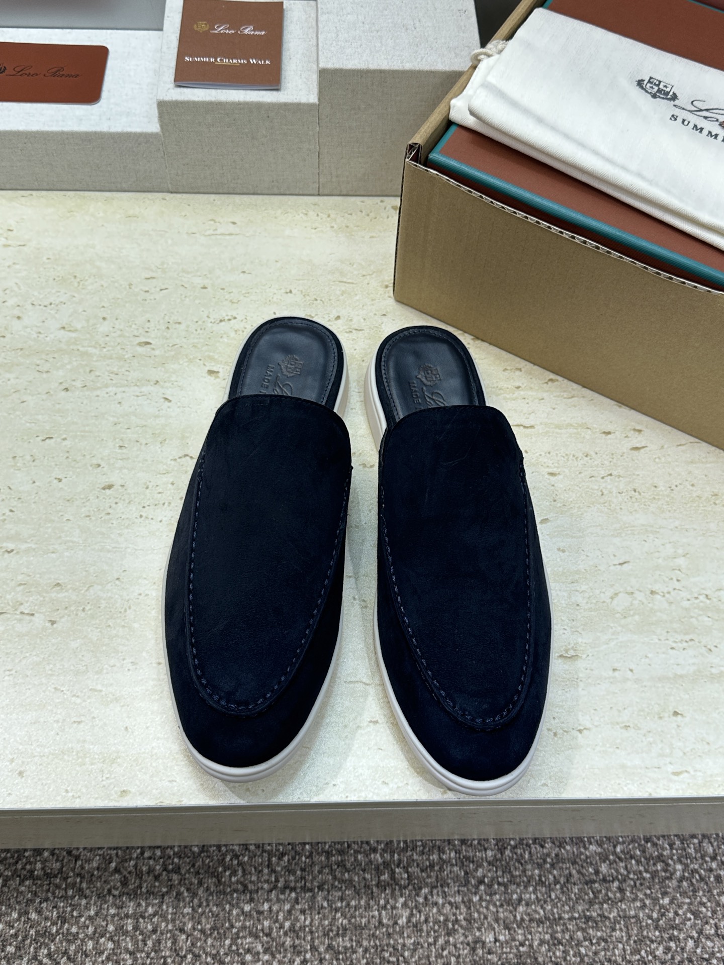 (配全套飞机盒)LORO PIANA 诺悠.翩雅 经典春夏果冻色平底穆勒凉拖男鞋 LP字母logo糖果色