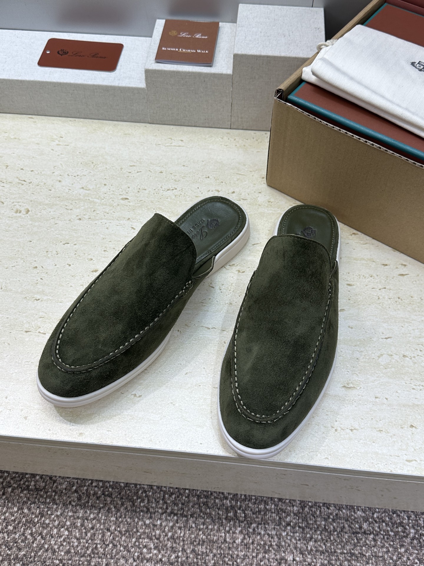 (配全套飞机盒)LORO PIANA 诺悠.翩雅 经典春夏果冻色平底穆勒凉拖男鞋 LP字母logo糖果色