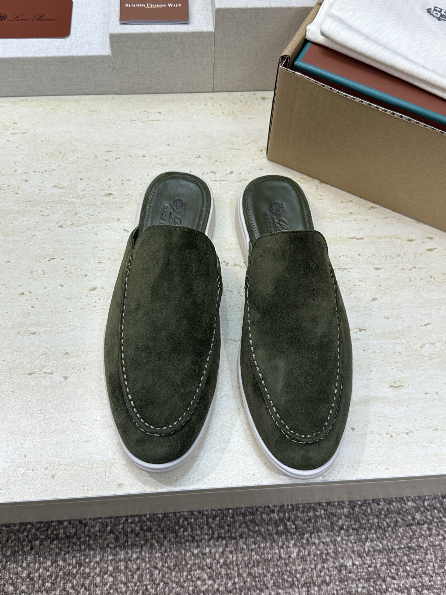 (配全套飞机盒)LORO PIANA 诺悠.翩雅 经典春夏果冻色平底穆勒凉拖男鞋 LP字母logo糖果色