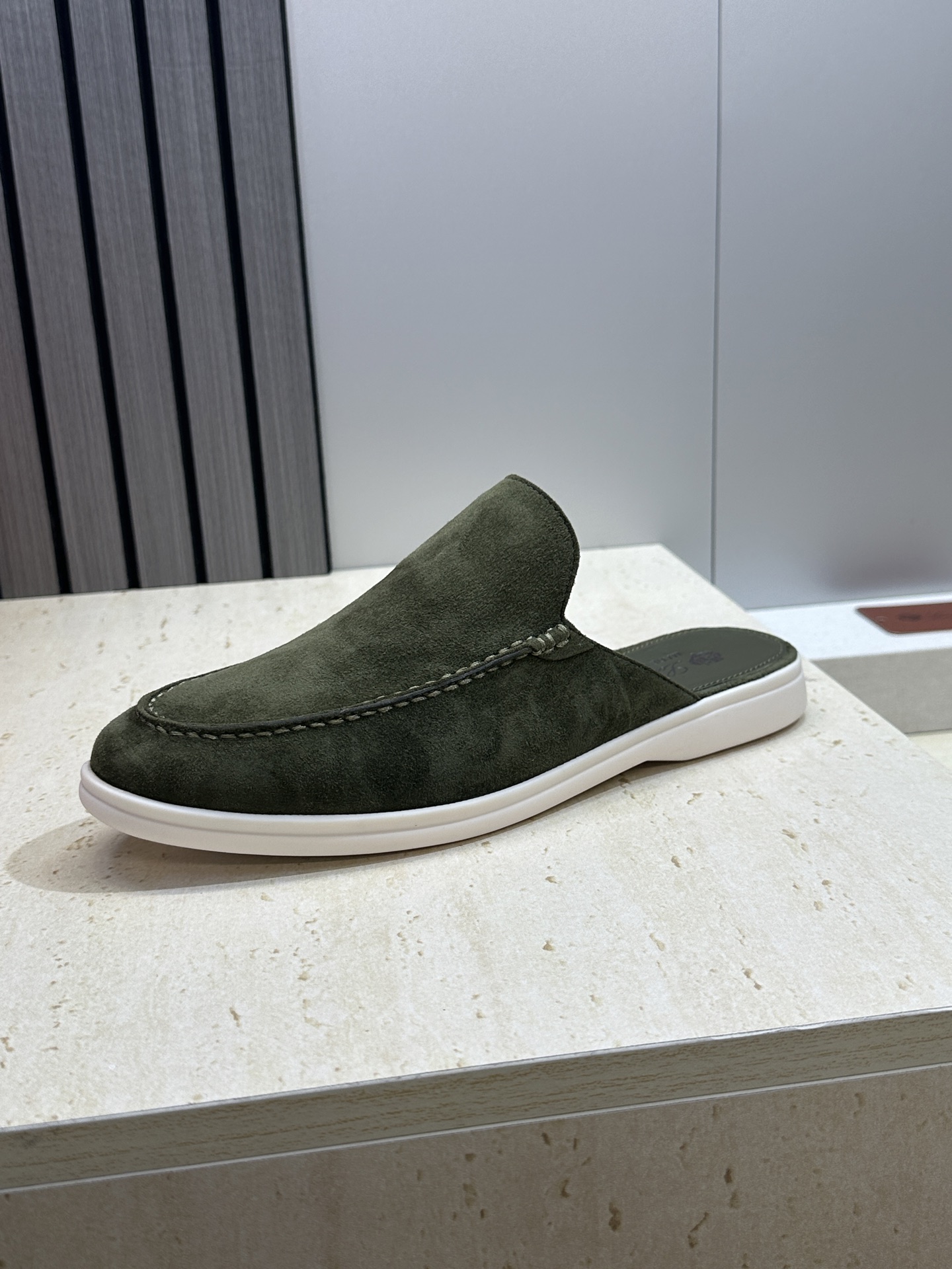(配全套飞机盒)LORO PIANA 诺悠.翩雅 经典春夏果冻色平底穆勒凉拖男鞋 LP字母logo糖果色