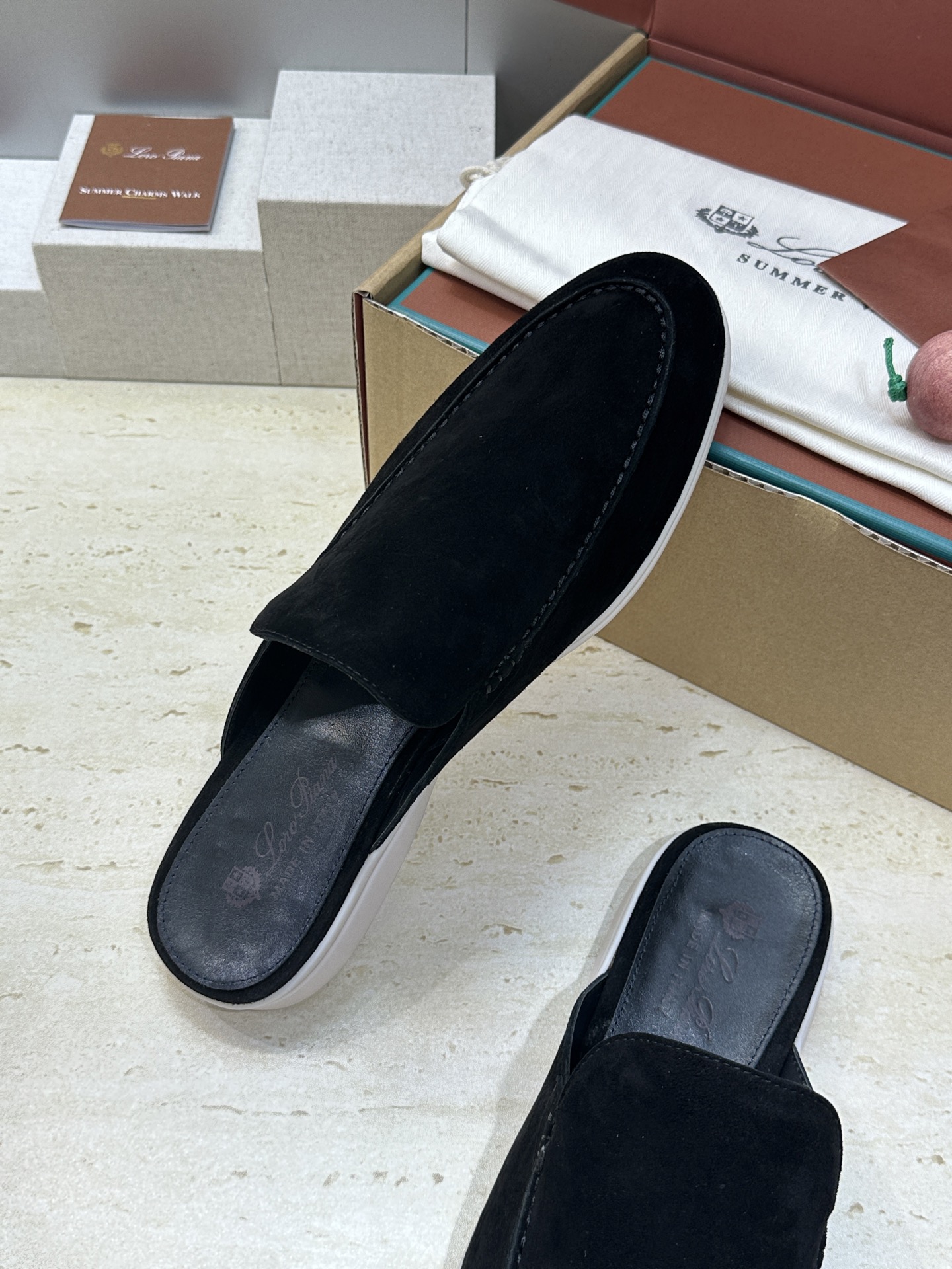 (配全套飞机盒)LORO PIANA 诺悠.翩雅 经典春夏果冻色平底穆勒凉拖男鞋 LP字母logo糖果色