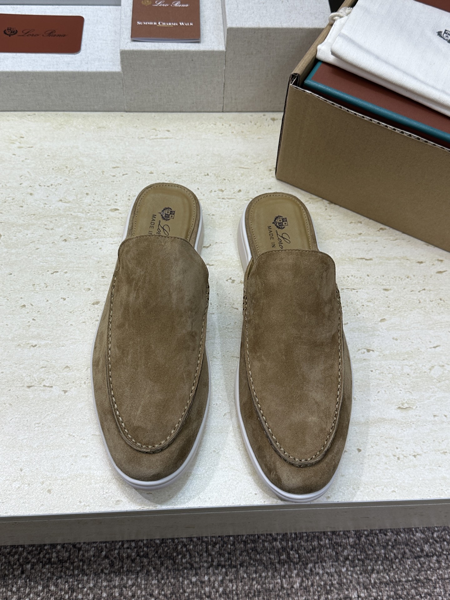 (配全套飞机盒)LORO PIANA 诺悠.翩雅 经典春夏果冻色平底穆勒凉拖男鞋 LP字母logo糖果色