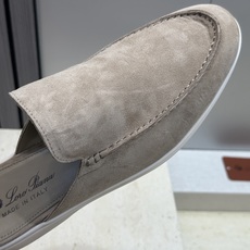 (配全套飞机盒)LORO PIANA 诺悠.翩雅 经典春夏果冻色平底穆勒凉拖男鞋 LP字母logo糖果色 (配全套飞机盒)LORO PIANA 诺悠.翩雅 经典春夏果冻色平底穆勒凉拖男鞋 LP字母logo糖果色