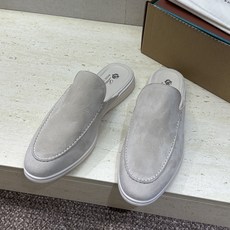 (配全套飞机盒)LORO PIANA 诺悠.翩雅 经典春夏果冻色平底穆勒凉拖男鞋 LP字母logo糖果色 (配全套飞机盒)LORO PIANA 诺悠.翩雅 经典春夏果冻色平底穆勒凉拖男鞋 LP字母logo糖果色