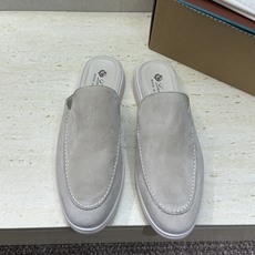 (配全套飞机盒)LORO PIANA 诺悠.翩雅 经典春夏果冻色平底穆勒凉拖男鞋 LP字母logo糖果色 (配全套飞机盒)LORO PIANA 诺悠.翩雅 经典春夏果冻色平底穆勒凉拖男鞋 LP字母logo糖果色