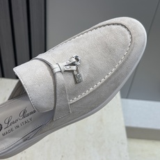 (配全套飞机盒)LORO PIANA 诺悠.翩雅 经典春夏果冻色平底流苏穆勒凉拖女鞋 LP字母logo五 (配全套飞机盒)LORO PIANA 诺悠.翩雅 经典春夏果冻色平底流苏穆勒凉拖女鞋 LP字母logo五
