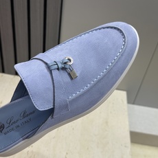 (配全套飞机盒)LORO PIANA 诺悠.翩雅 经典春夏果冻色平底流苏穆勒凉拖女鞋 LP字母logo五 (配全套飞机盒)LORO PIANA 诺悠.翩雅 经典春夏果冻色平底流苏穆勒凉拖女鞋 LP字母logo五