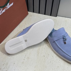 (配全套飞机盒)LORO PIANA 诺悠.翩雅 经典春夏果冻色平底流苏穆勒凉拖女鞋 LP字母logo五 (配全套飞机盒)LORO PIANA 诺悠.翩雅 经典春夏果冻色平底流苏穆勒凉拖女鞋 LP字母logo五