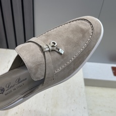 (配全套飞机盒)LORO PIANA 诺悠.翩雅 经典春夏果冻色平底流苏穆勒凉拖女鞋 LP字母logo五 (配全套飞机盒)LORO PIANA 诺悠.翩雅 经典春夏果冻色平底流苏穆勒凉拖女鞋 LP字母logo五