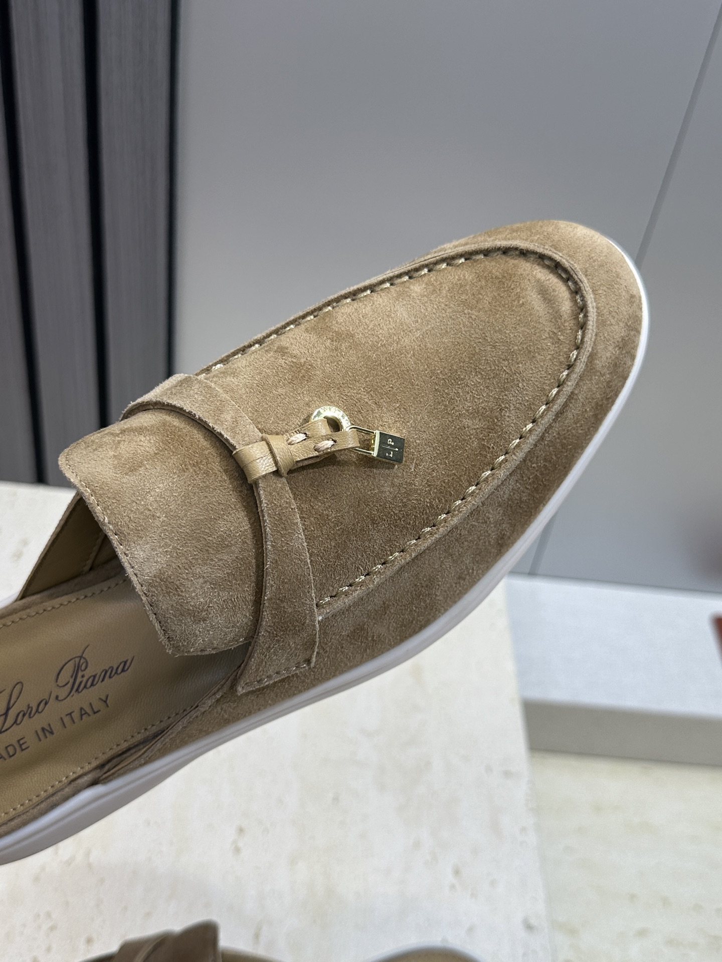 (配全套飞机盒)LORO PIANA 诺悠.翩雅 经典春夏果冻色平底流苏穆勒凉拖女鞋 LP字母logo五