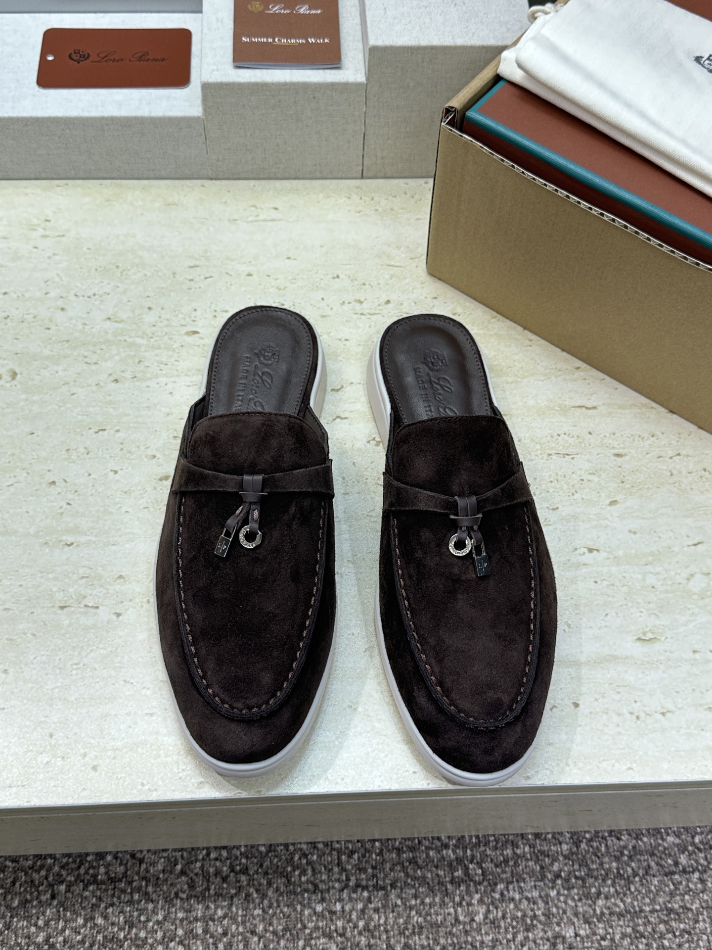 (配全套飞机盒)LORO PIANA 诺悠.翩雅 经典春夏果冻色平底流苏穆勒凉拖女鞋 LP字母logo五