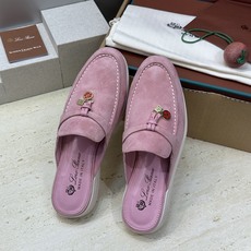 (配全套飞机盒)LORO PIANA 诺悠.翩雅 经典春夏果冻色平底流苏穆勒凉拖女鞋 LP字母logo五 (配全套飞机盒)LORO PIANA 诺悠.翩雅 经典春夏果冻色平底流苏穆勒凉拖女鞋 LP字母logo五