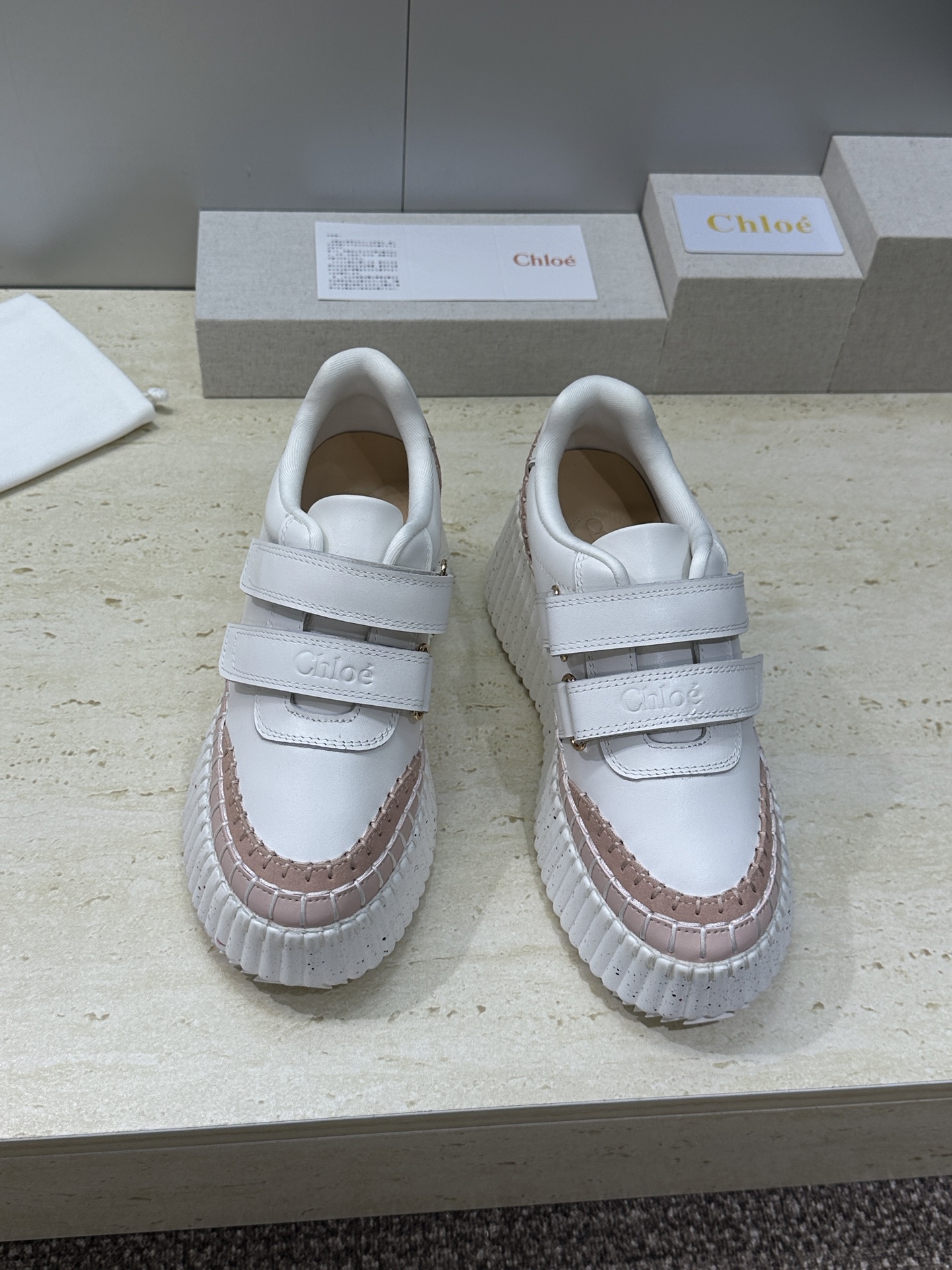Chloe 蔻依 2026春夏走秀新款魔术贴运动跑鞋 明星同款厚底坡跟休闲时尚拼色老爹鞋 市面顶级高端版