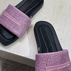 Alexanderwang 2026春夏新款水钻女鞋 亚历山大.王 字母logo平底方头露趾凉拖鞋材质: Alexanderwang 2026春夏新款水钻女鞋 亚历山大.王 字母logo平底方头露趾凉拖鞋材质: