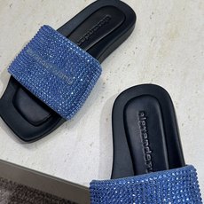 Alexanderwang 2026春夏新款水钻女鞋 亚历山大.王 字母logo平底方头露趾凉拖鞋材质: Alexanderwang 2026春夏新款水钻女鞋 亚历山大.王 字母logo平底方头露趾凉拖鞋材质: