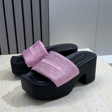 Alexander Wang 2026春夏新款粗跟水钻女鞋 亚历山大 .王明星同款字母logo厚底方头露 Alexander Wang 2026春夏新款粗跟水钻女鞋 亚历山大 .王明星同款字母logo厚底方头露