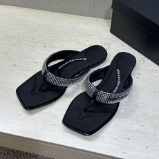 Alexanderwang 2026春夏新款水钻人字拖沙滩女鞋 亚历山大.王 字母logo平底方头夹趾凉 Alexanderwang 2026春夏新款水钻人字拖沙滩女鞋 亚历山大.王 字母logo平底方头夹趾凉