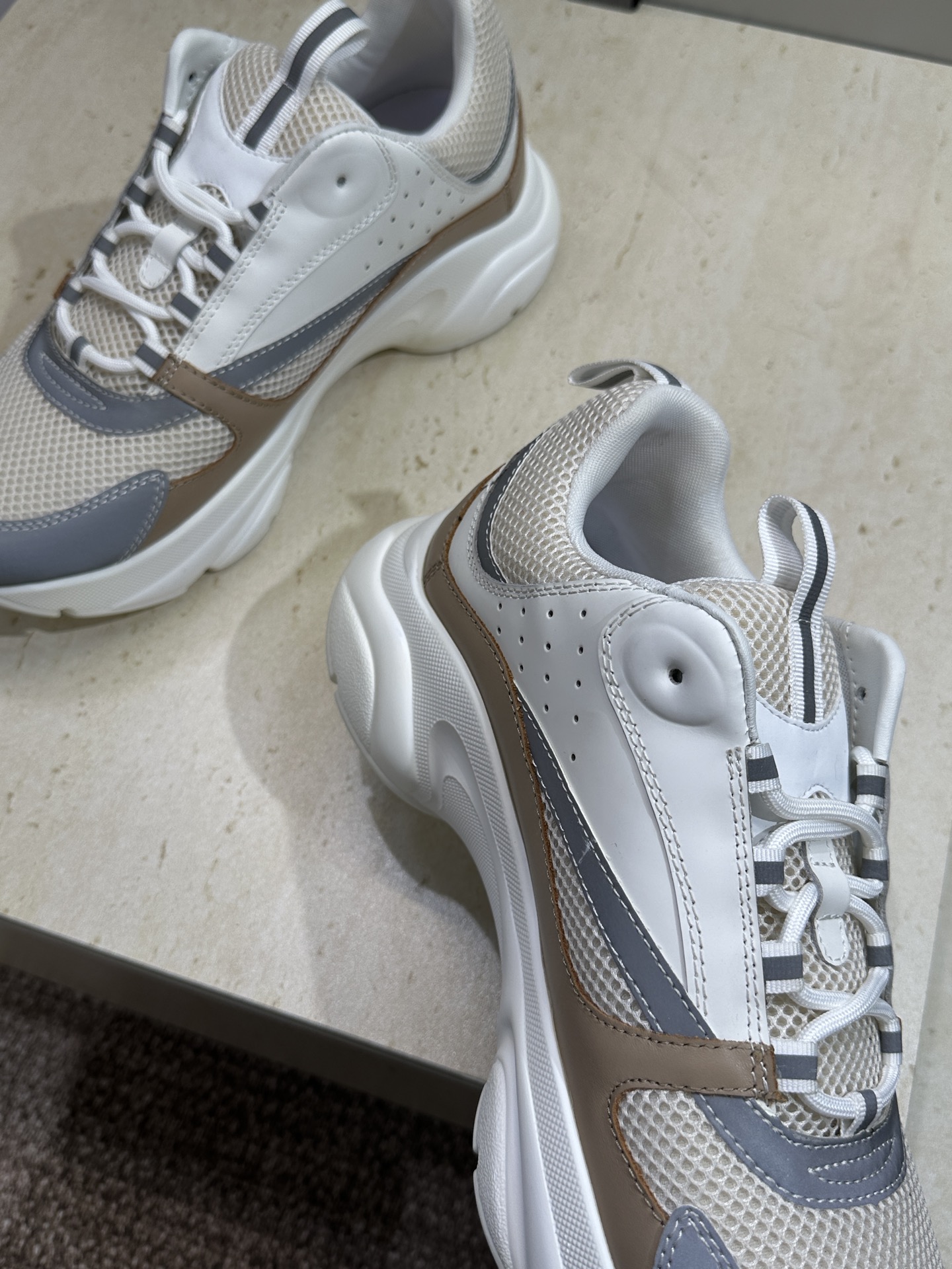 顶级版本 Dior Homme sneaker B22 男士运动休闲鞋新颜色，火爆ing的Dior B2