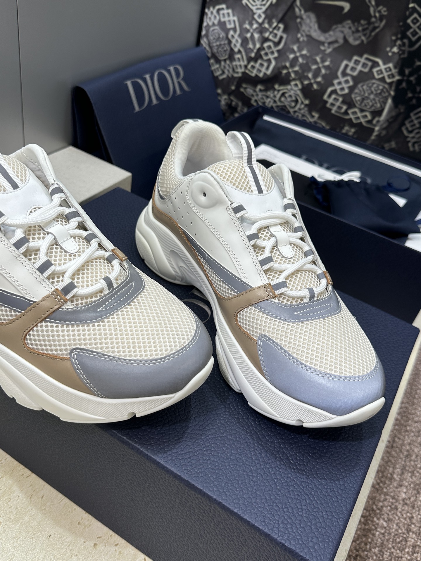 顶级版本 Dior Homme sneaker B22 男士运动休闲鞋新颜色，火爆ing的Dior B2