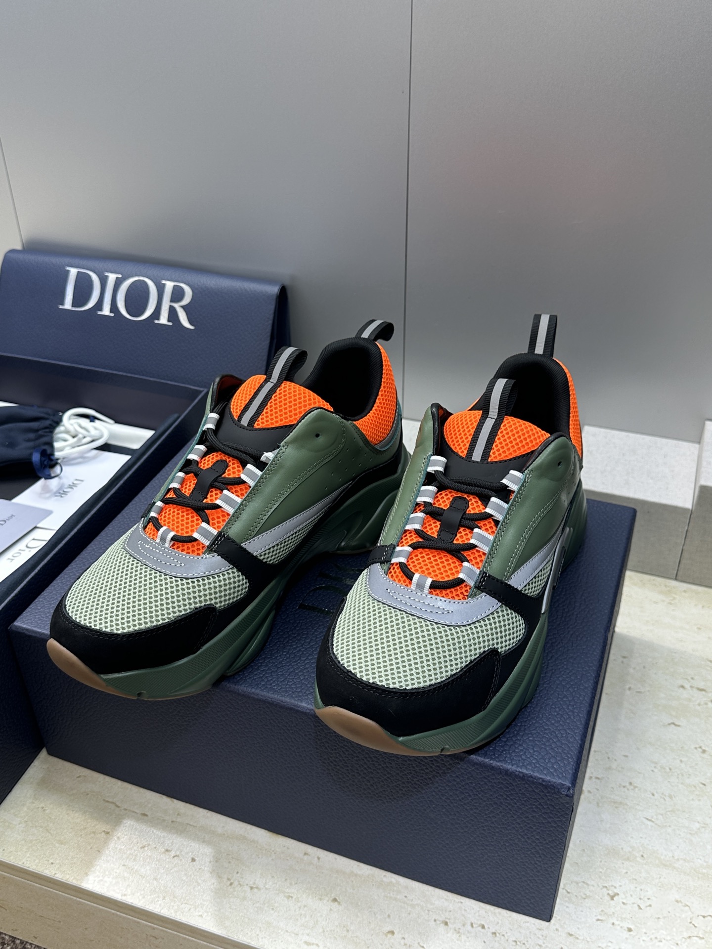 顶级版本 Dior Homme sneaker B22 男士运动休闲鞋新颜色，火爆ing的Dior B2