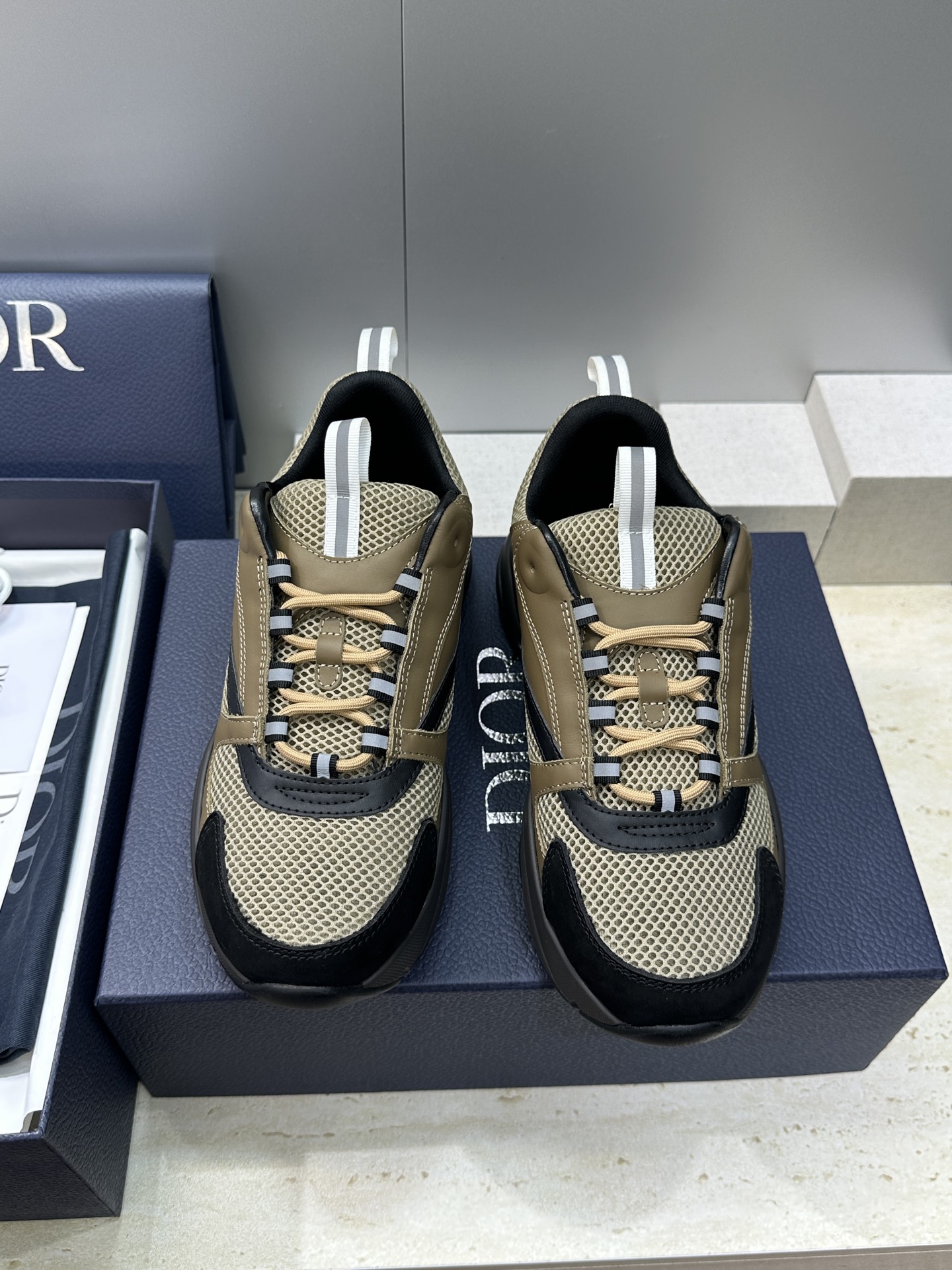 顶级版本 Dior Homme sneaker B22 男士运动休闲鞋新颜色，火爆ing的Dior B2