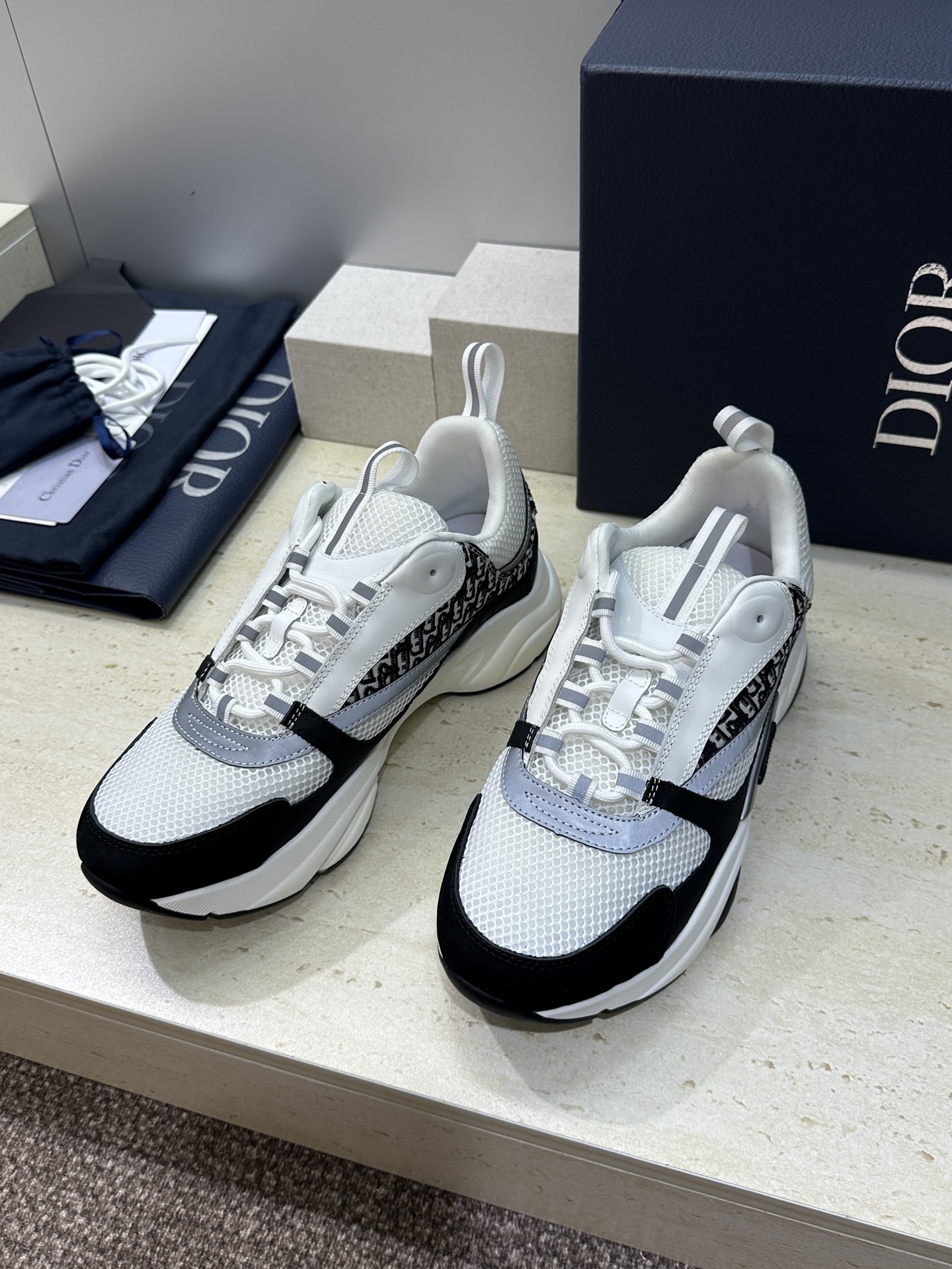 顶级版本 Dior Homme sneaker B22 男士运动休闲鞋新颜色，火爆ing的Dior B2