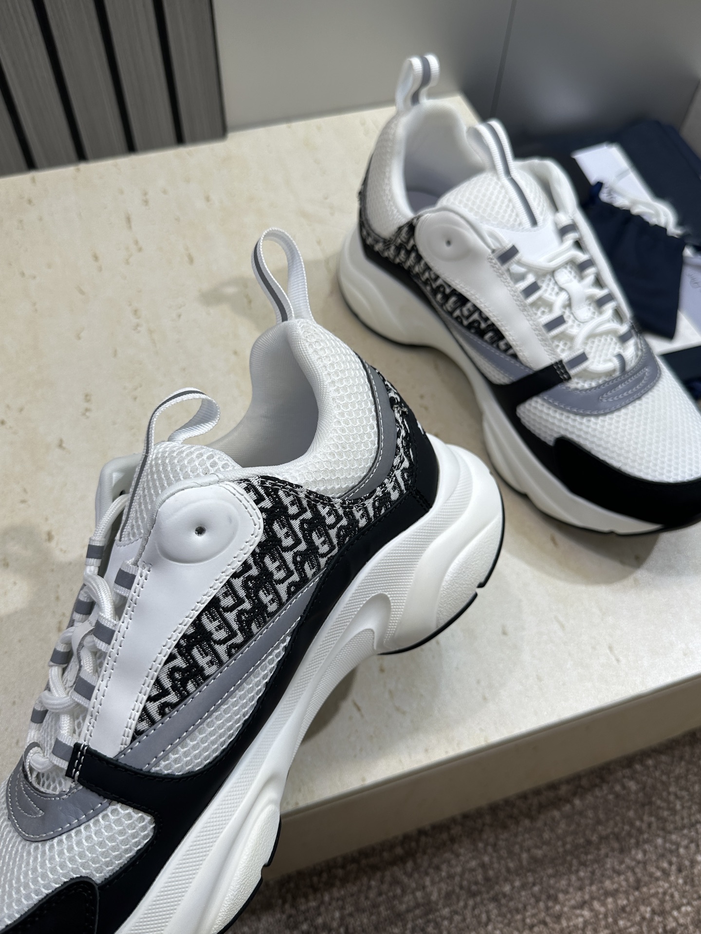 顶级版本 Dior Homme sneaker B22 男士运动休闲鞋新颜色，火爆ing的Dior B2