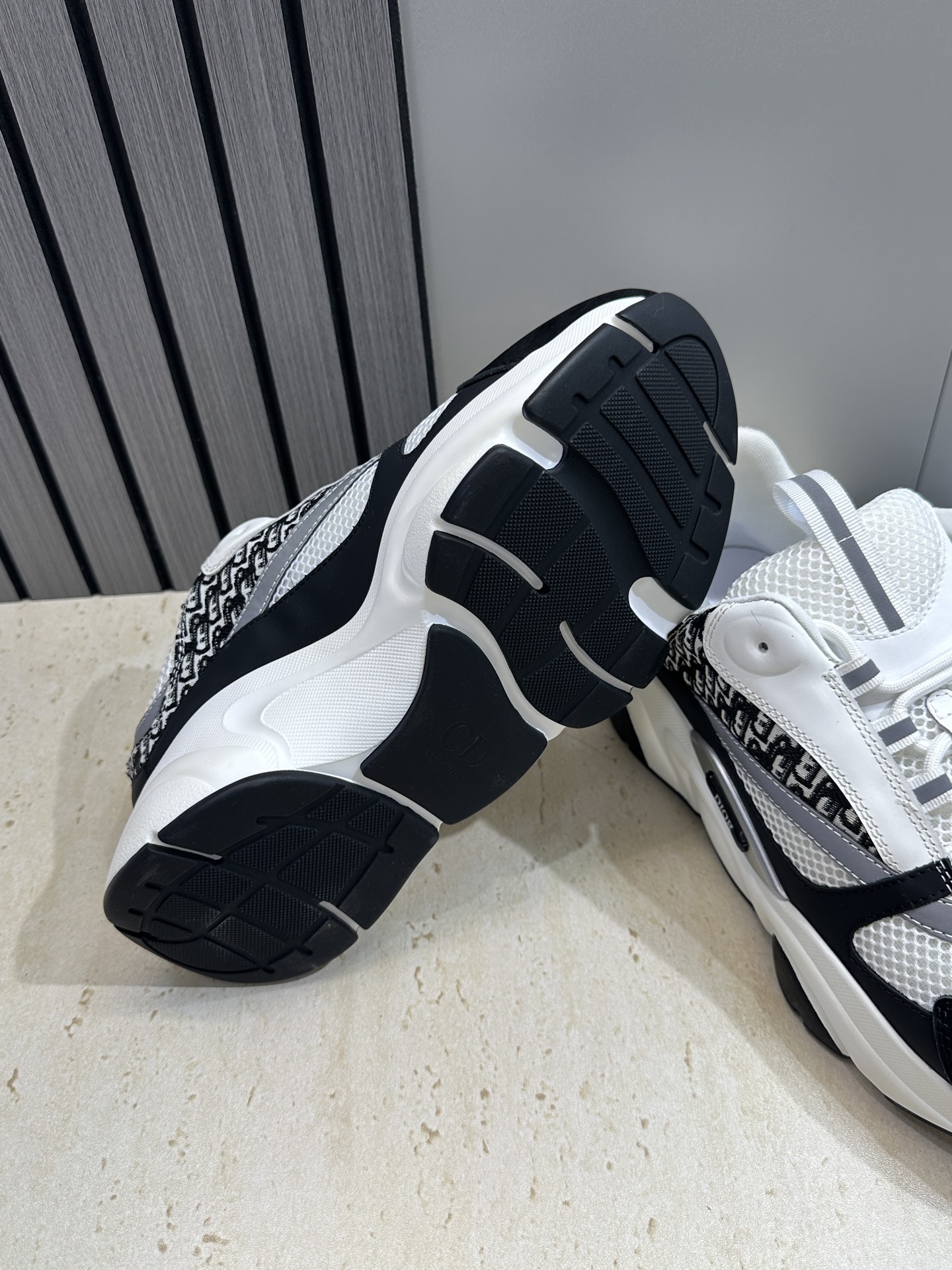 顶级版本 Dior Homme sneaker B22 男士运动休闲鞋新颜色，火爆ing的Dior B2