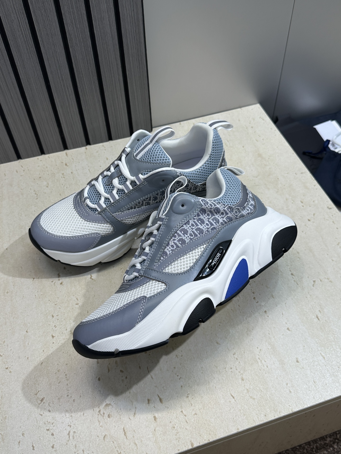 顶级版本 Dior Homme sneaker B22 男士运动休闲鞋新颜色，火爆ing的Dior B2