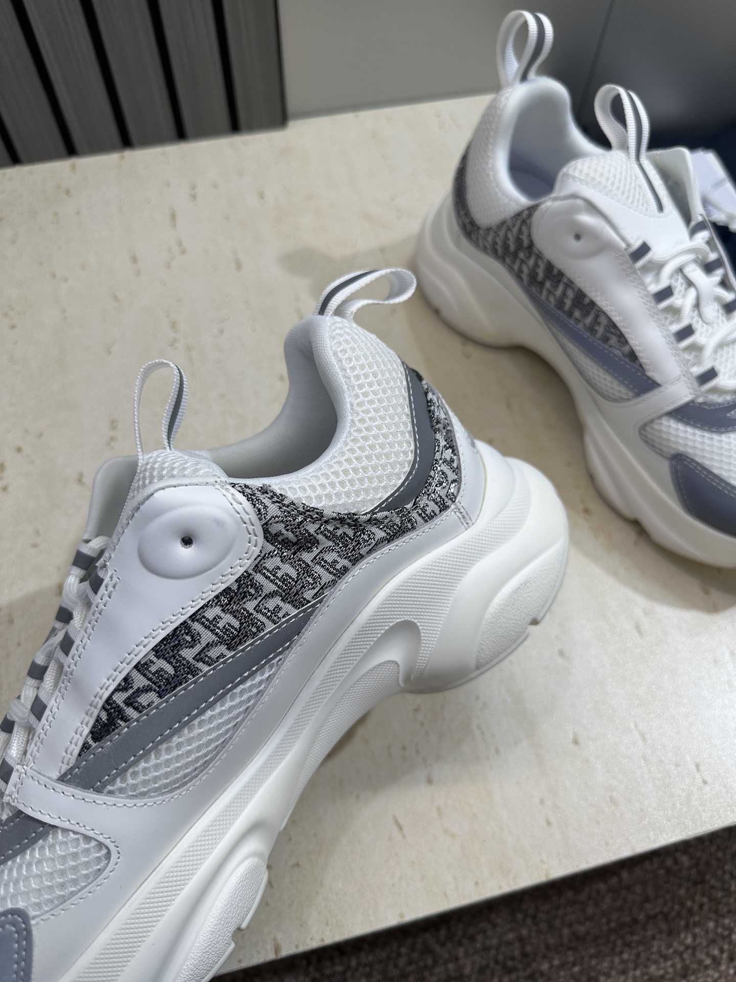 顶级版本 Dior Homme sneaker B22 男士运动休闲鞋新颜色，火爆ing的Dior B2
