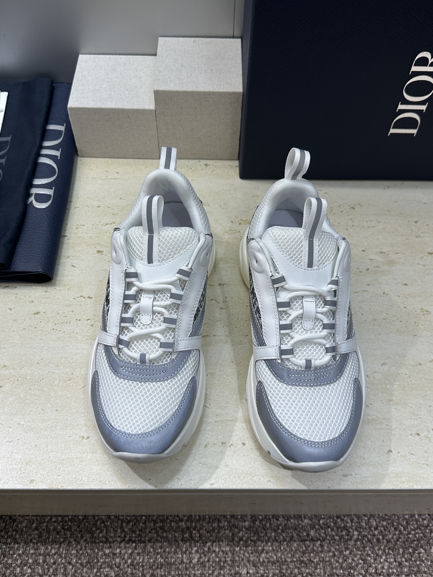 顶级版本 Dior Homme sneaker B22 男士运动休闲鞋新颜色，火爆ing的Dior B2