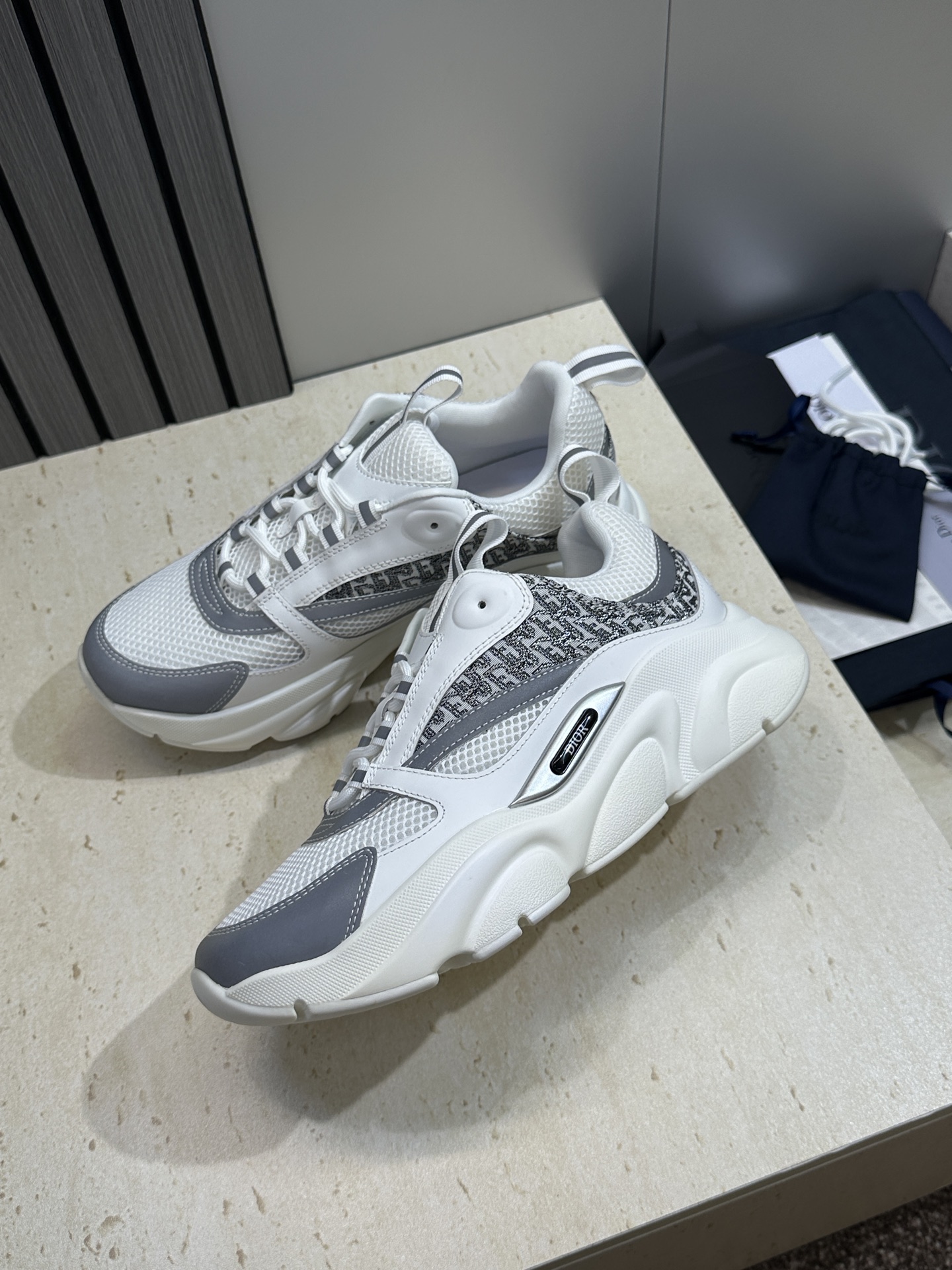 顶级版本 Dior Homme sneaker B22 男士运动休闲鞋新颜色，火爆ing的Dior B2