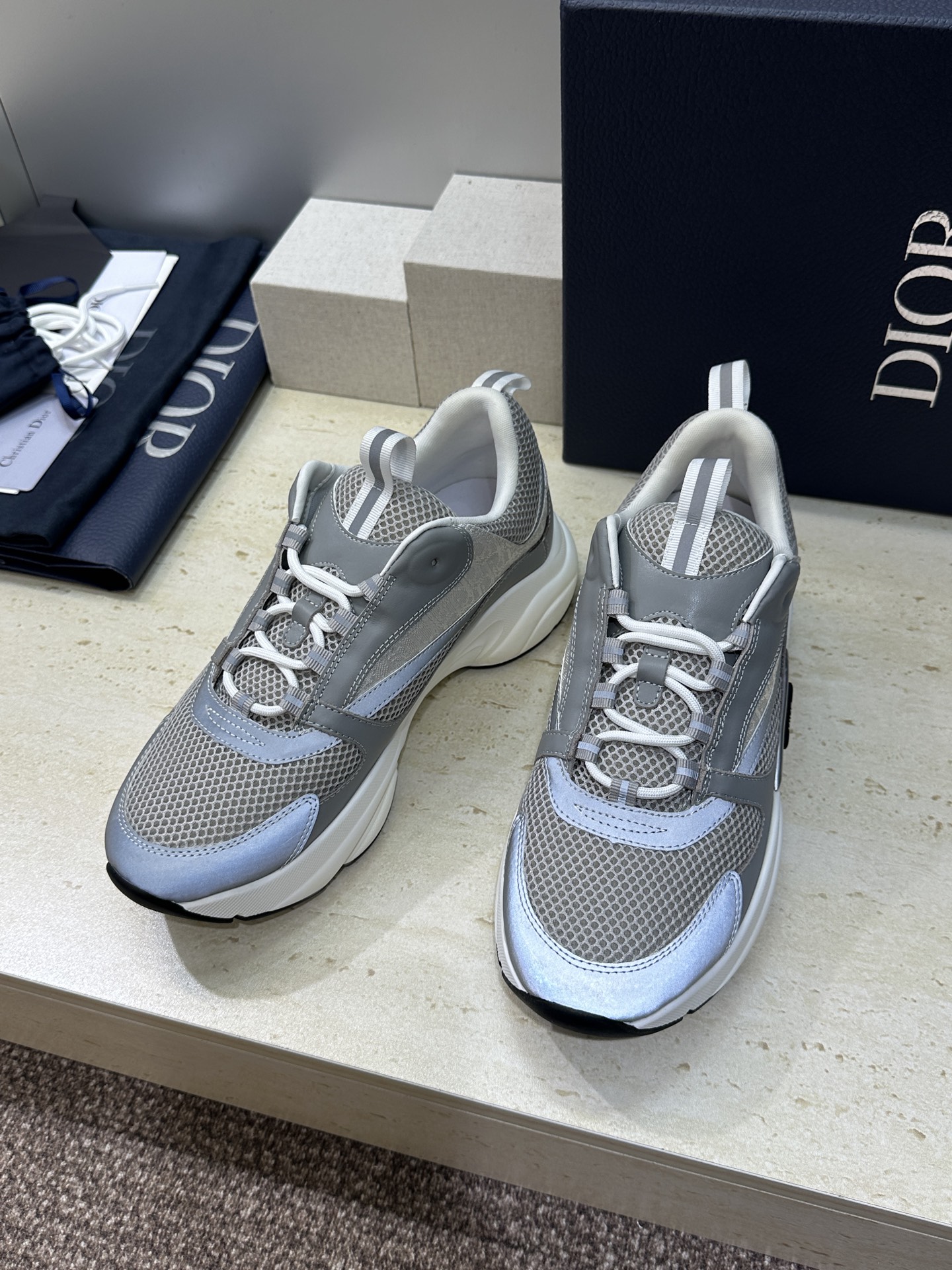 顶级版本 Dior Homme sneaker B22 男士运动休闲鞋新颜色，火爆ing的Dior B2