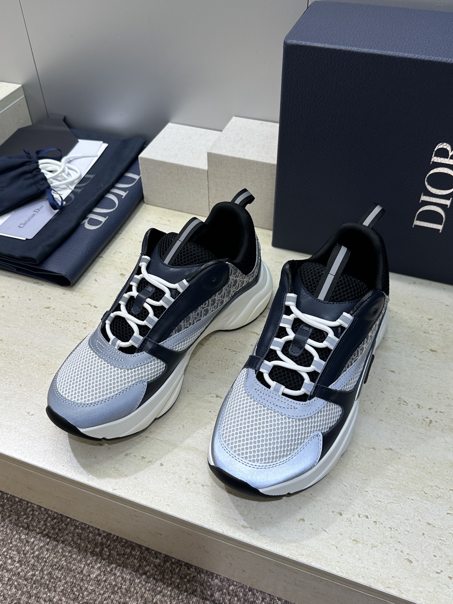 顶级版本 Dior Homme sneaker B22 男士运动休闲鞋新颜色，火爆ing的Dior B2