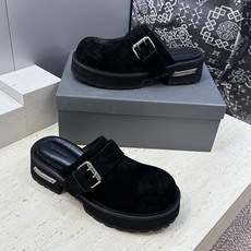 BALENCIAGA 2026春夏新款低跟勃肯女鞋 巴黎世家字母logo五金扣厚底圆头穆勒凉拖鞋材质: BALENCIAGA 2026春夏新款低跟勃肯女鞋 巴黎世家字母logo五金扣厚底圆头穆勒凉拖鞋材质: