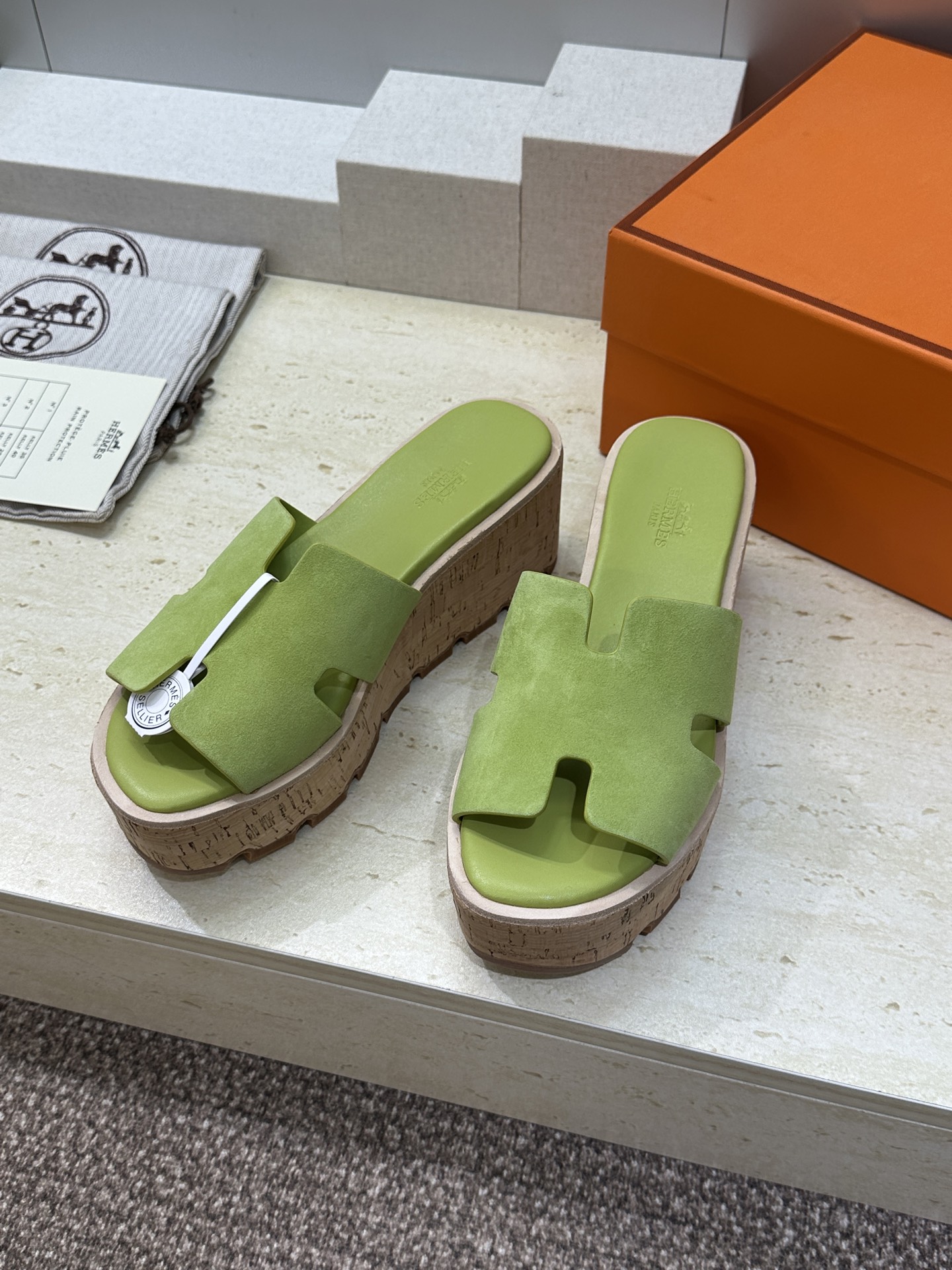 Hermes 爱马仕 春夏经典款 Eze 厚底拼色坡跟女鞋 H家字母logo“H”型鞋面防水台高跟凉拖鞋