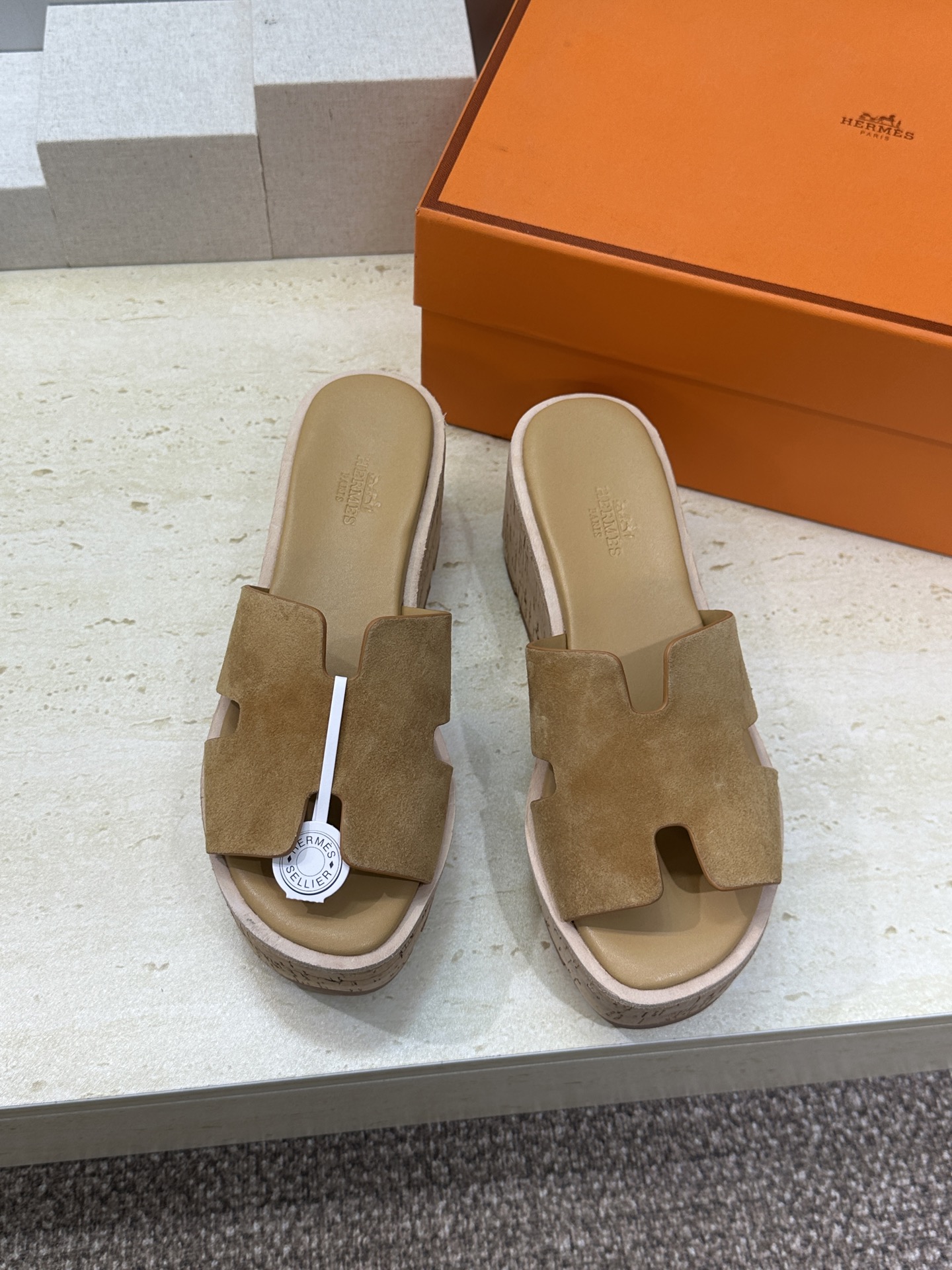 Hermes 爱马仕 春夏经典款 Eze 厚底拼色坡跟女鞋 H家字母logo“H”型鞋面防水台高跟凉拖鞋