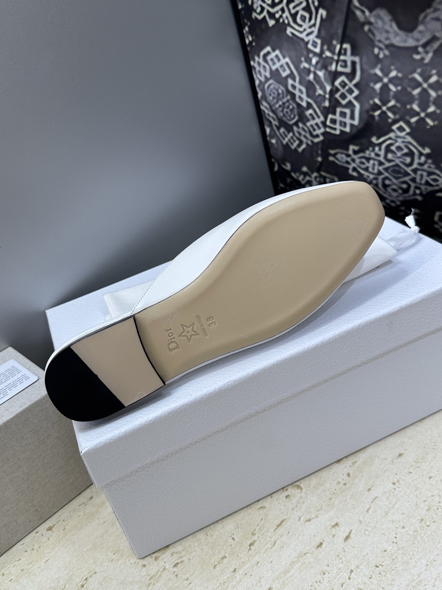 迪奥 Dior 2026春夏新款Medaillon果冻色穆勒女鞋 CD字母logo立体徽章刺绣平底方头凉