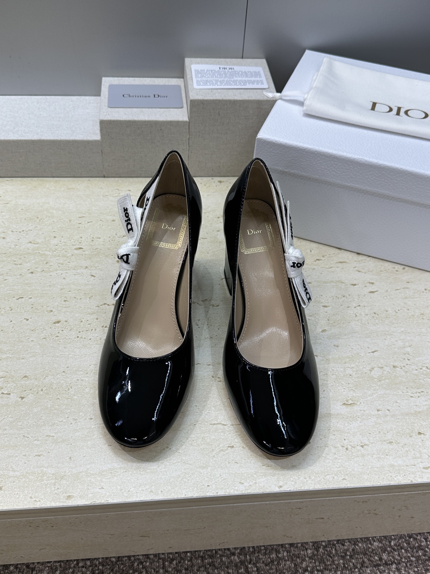 顶级版 J'ADIOR 迪奥 Dior 2026 早春新款高定系列蝴蝶结织带拼色粗跟玛丽珍娃娃女鞋  明