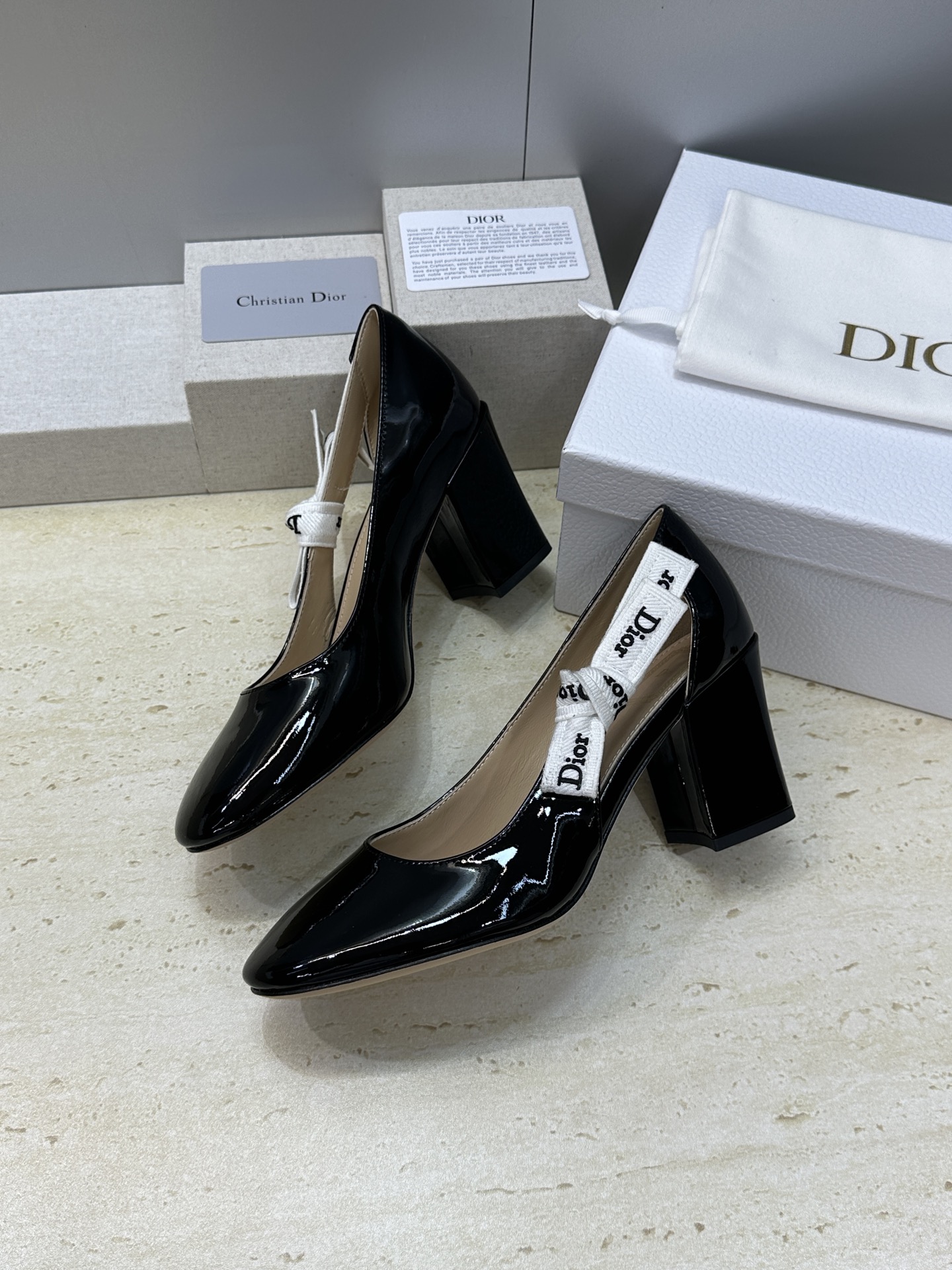 顶级版 J'ADIOR 迪奥 Dior 2026 早春新款高定系列蝴蝶结织带拼色粗跟玛丽珍娃娃女鞋  明