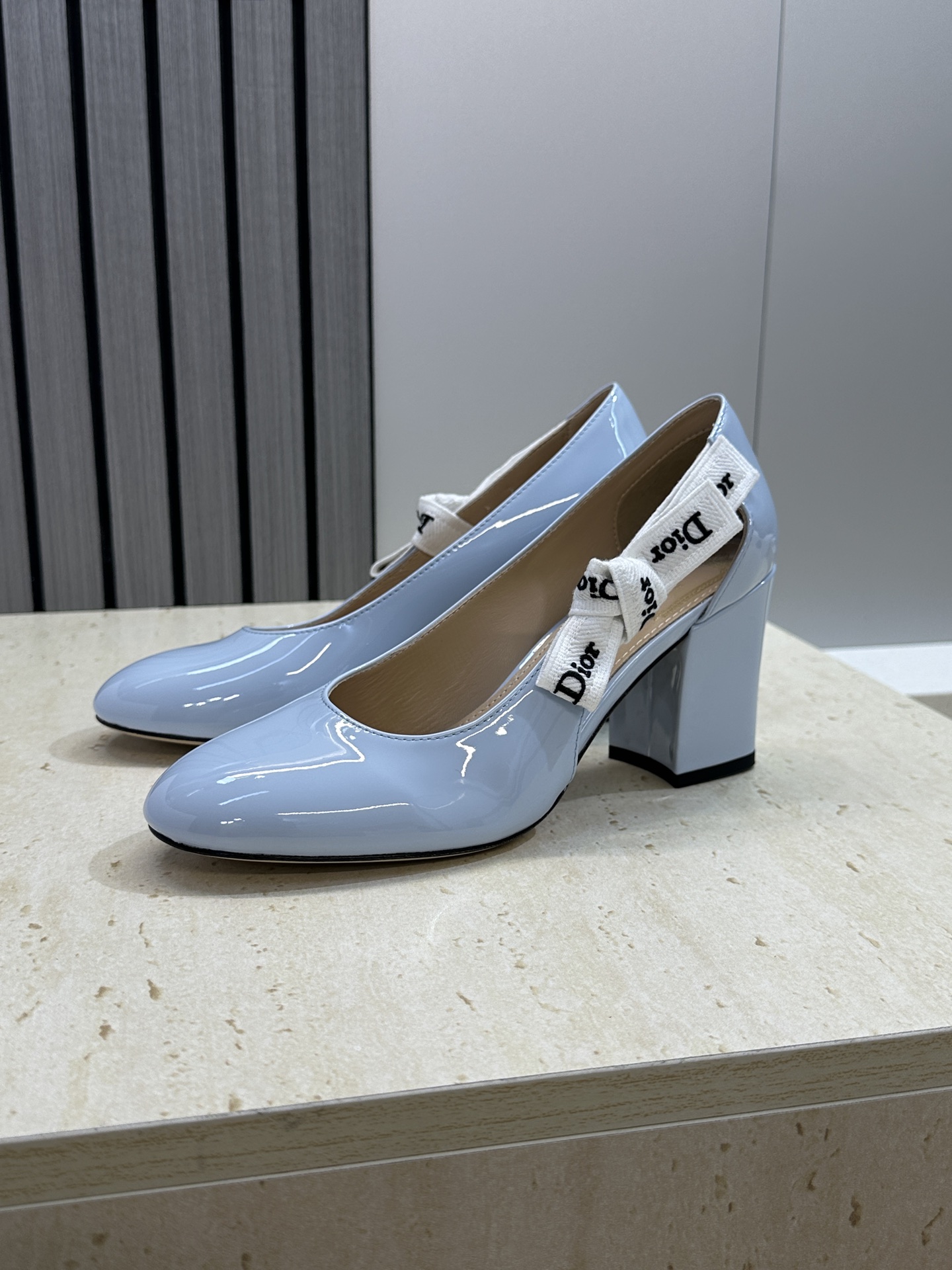 顶级版 J'ADIOR 迪奥 Dior 2026 早春新款高定系列蝴蝶结织带拼色粗跟玛丽珍娃娃女鞋  明