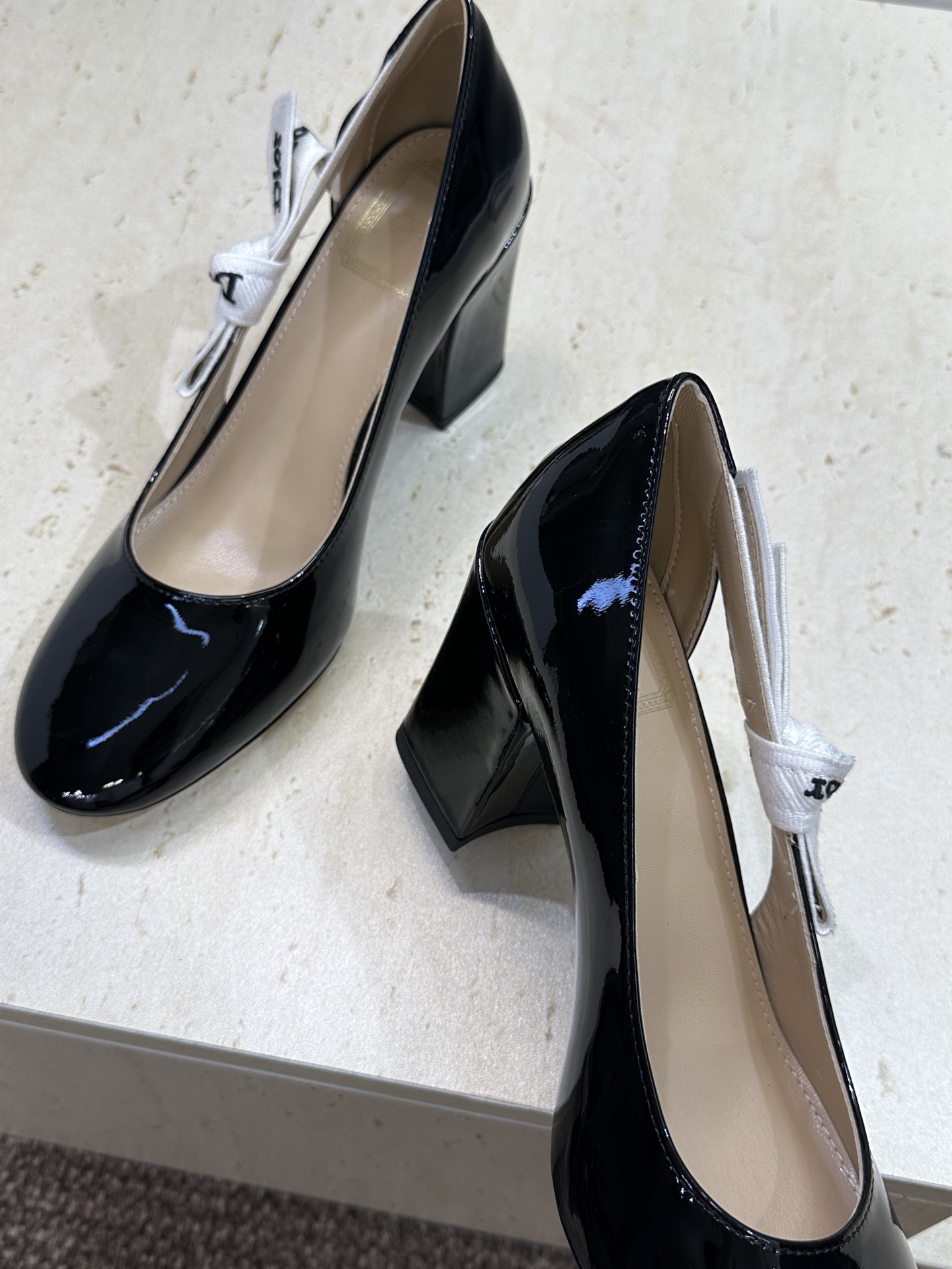 顶级版 J'ADIOR 迪奥 Dior 2026 早春新款高定系列蝴蝶结织带拼色粗跟玛丽珍娃娃女鞋  明