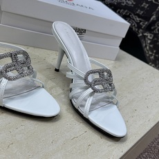 巴黎世家 Balenciaga 2026春夏新款高跟圆头女鞋 B家字母logo五金水钻扣镂空凉拖鞋材质: 巴黎世家 Balenciaga 2026春夏新款高跟圆头女鞋 B家字母logo五金水钻扣镂空凉拖鞋材质:
