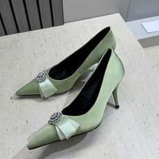 Balenciaga 2026春夏新款尖头高跟蝴蝶鞋女鞋 巴黎世家字母logo水钻五金扣气质女单鞋材质: Balenciaga 2026春夏新款尖头高跟蝴蝶鞋女鞋 巴黎世家字母logo水钻五金扣气质女单鞋材质: