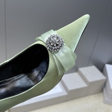 Balenciaga 2026春夏新款尖头高跟蝴蝶鞋女鞋 巴黎世家字母logo水钻五金扣气质女单鞋材质: Balenciaga 2026春夏新款尖头高跟蝴蝶鞋女鞋 巴黎世家字母logo水钻五金扣气质女单鞋材质: