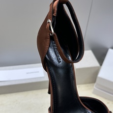Balenciaga 2026春夏新款高跟圆蝴蝶鞋女鞋 巴黎世家字母logo水钻五金扣露趾中空气质凉鞋材 Balenciaga 2026春夏新款高跟圆蝴蝶鞋女鞋 巴黎世家字母logo水钻五金扣露趾中空气质凉鞋材