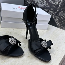 Balenciaga 2026春夏新款高跟圆蝴蝶鞋女鞋 巴黎世家字母logo水钻五金扣露趾中空气质凉鞋材 Balenciaga 2026春夏新款高跟圆蝴蝶鞋女鞋 巴黎世家字母logo水钻五金扣露趾中空气质凉鞋材
