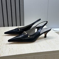 巴黎世家 Balenciaga 2026春夏新款铆钉女鞋 双B字母logo五金扣中跟尖头后空气质凉鞋鞋材 巴黎世家 Balenciaga 2026春夏新款铆钉女鞋 双B字母logo五金扣中跟尖头后空气质凉鞋鞋材