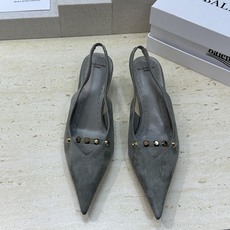 巴黎世家 Balenciaga 2026春夏新款铆钉女鞋 双B字母logo五金扣中跟尖头后空气质凉鞋鞋材 巴黎世家 Balenciaga 2026春夏新款铆钉女鞋 双B字母logo五金扣中跟尖头后空气质凉鞋鞋材